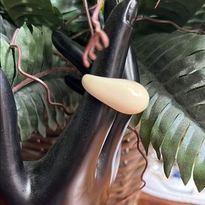 Elegant Cream lucite Ring